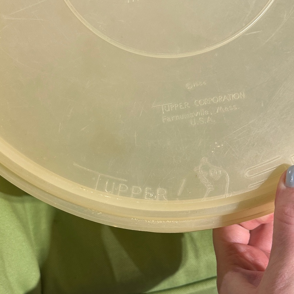 Tupperware Cream Container - Picture 4 of 7